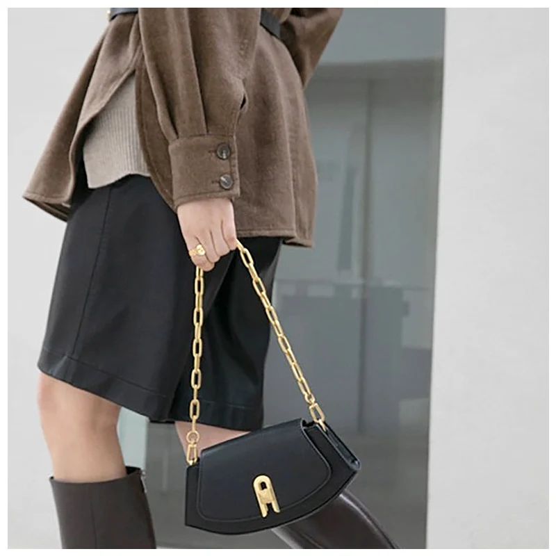 The Carmelia Shoulder Bag - Image 4