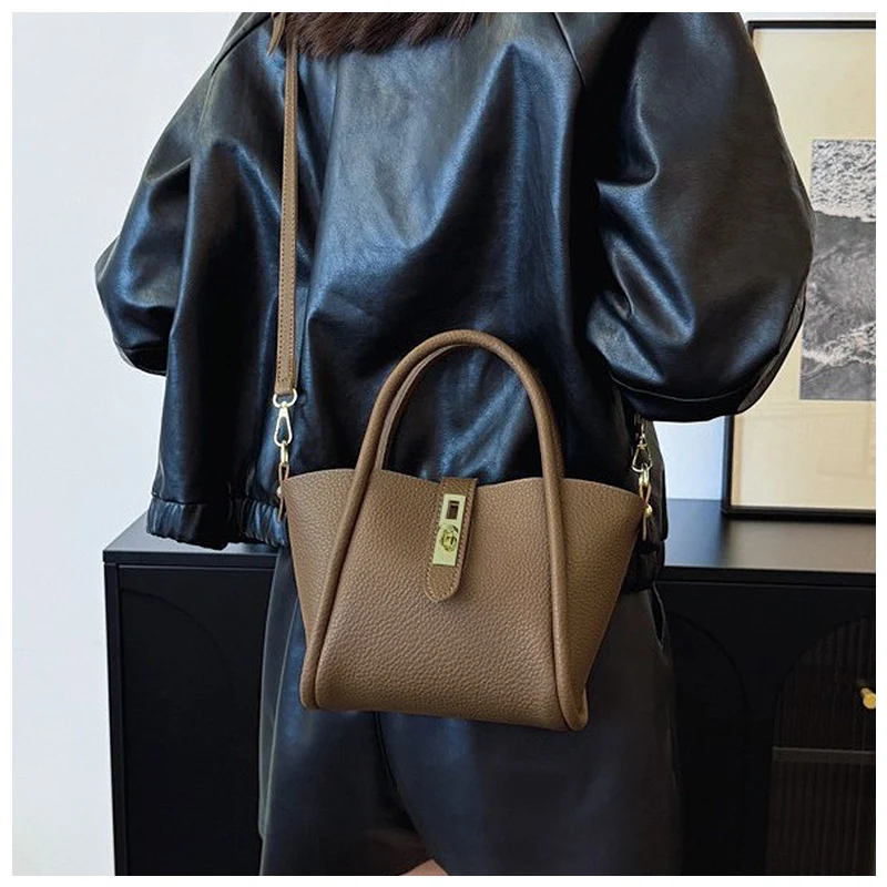 The Clara Handbag - Image 7