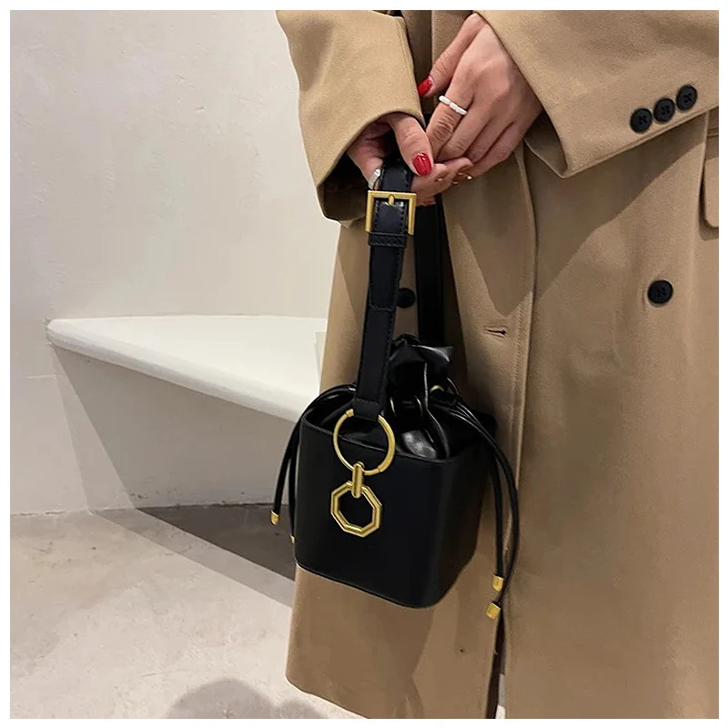 The Quinn Handbag - Image 5