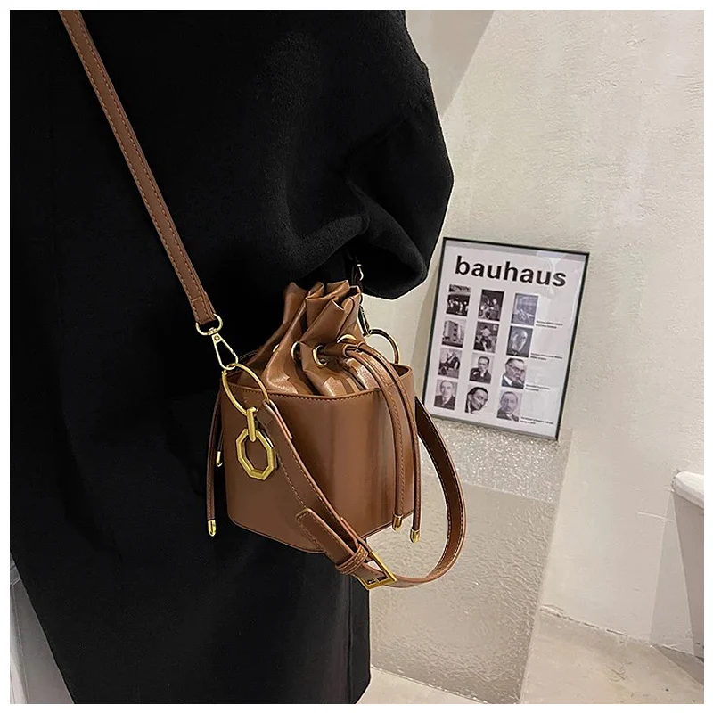 The Quinn Handbag - Image 7